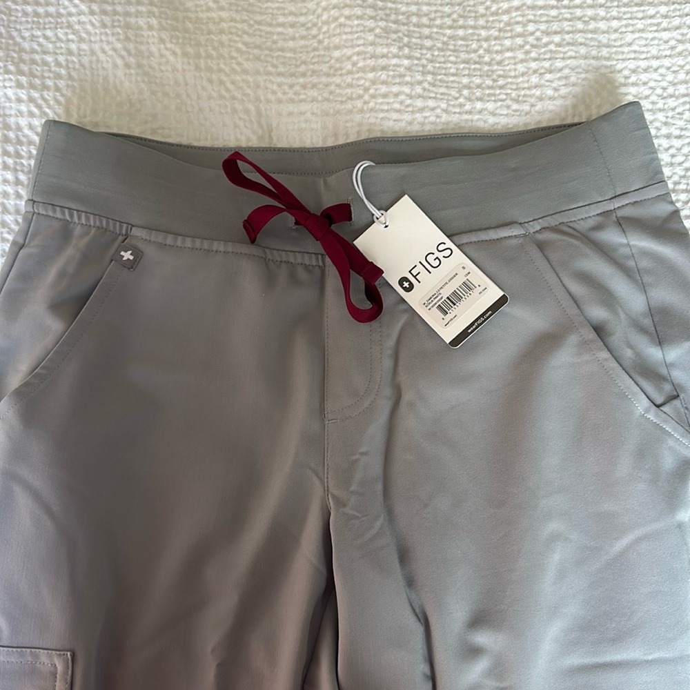 Figs Zamora petite jogger scrub pants
